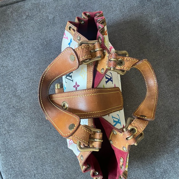 Louis Vuitton Theda - Picture 9 of 16